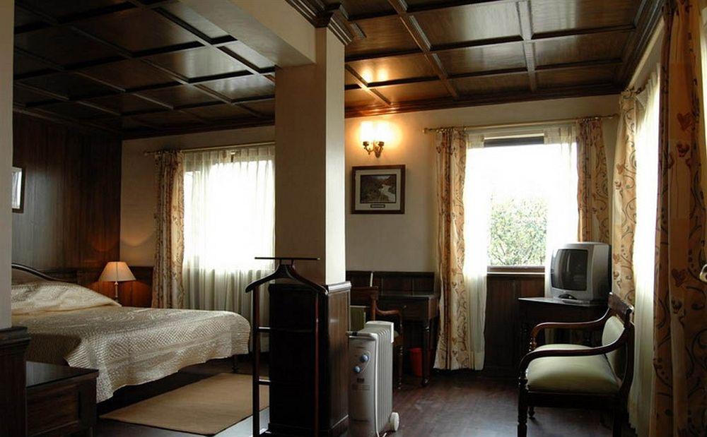 Welcomheritage Windsor Lodge Ranikhet Exterior photo