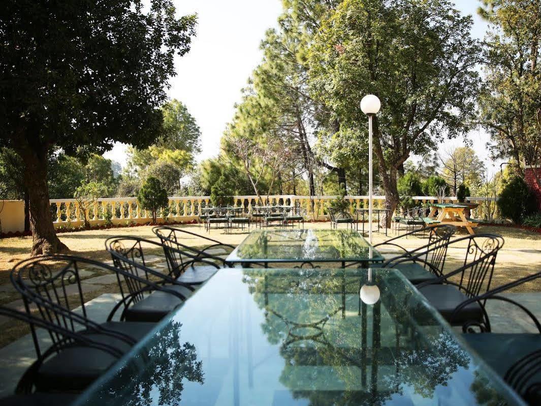 Welcomheritage Windsor Lodge Ranikhet Exterior photo